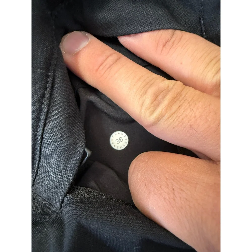 Lululemon Commission Slim 36x30 Black Warpstreme Golf Chino Pants Mens